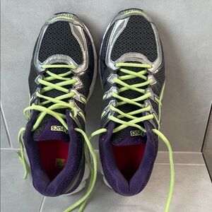 ASICS Gel Kayano Running Shoes – Size 10